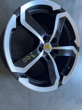 Laden Sie das Bild in den Galerie-Viewer, 1x Alufelge 18 Zoll 8.5" 5x120 35ET Glanz Schwarz 12035726BG BMW 120 Rim Wheel FEL4524501180pw