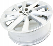 Laden Sie das Bild in den Galerie-Viewer, 1x Alufelge 17 Zoll 6.5&quot; 5x100 657601025 Skoda Scala Rim Wheel