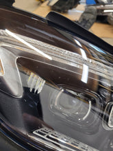 Laden Sie das Bild in den Galerie-Viewer, Frontscheinwerfer Mercedes-Benz W206 A2069064703 LED Links Headlight SCH9216610372po