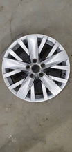 Load image into Gallery viewer, 1x Alufelge 17 Zoll 7.0&quot; 5x112 43ET Glanz Silber 5N0601025AC VW Tiguan Rim Wheel