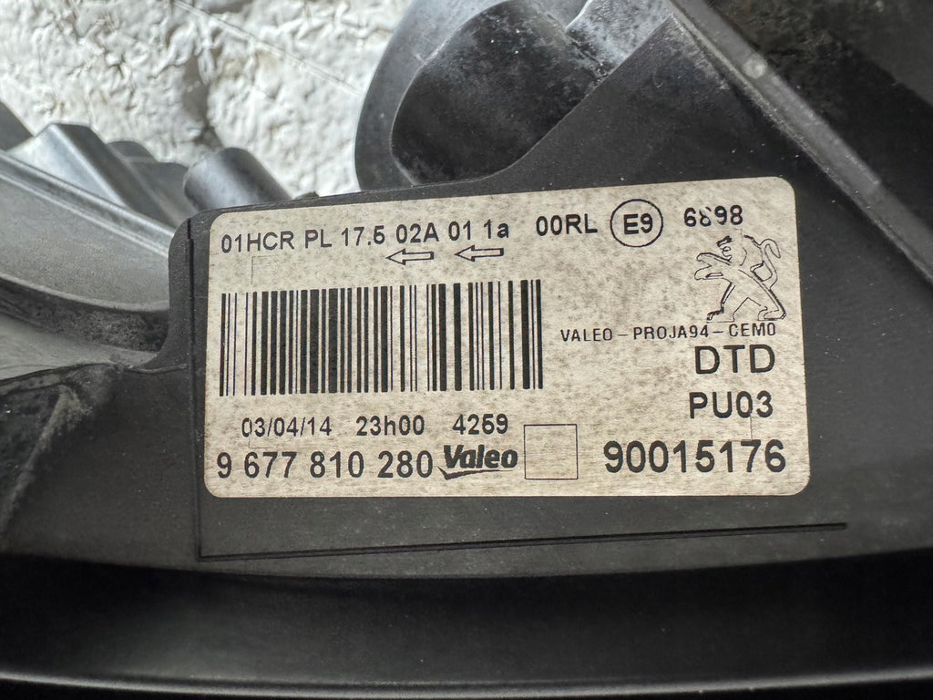 Frontscheinwerfer Peugeot 2008 9677810280 Rechts Scheinwerfer Headlight