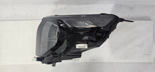 Laden Sie das Bild in den Galerie-Viewer, Frontscheinwerfer Ford Transit Courier R2X613W030 Ein Stück (Rechts oder Links) SCH5046597204pk