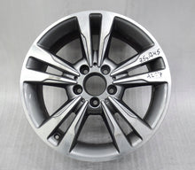 Laden Sie das Bild in den Galerie-Viewer, 1x Alufelge 17 Zoll 7.5&quot; 5x112 45ET Glanz Grau A2074010600 Mercedes-Benz A207 Mg