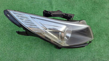 Laden Sie das Bild in den Galerie-Viewer, Frontscheinwerfer Citroën C6 307022572 Bi-Xenon Rechts Scheinwerfer Headlight SCH4066303533rk