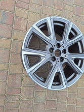 Laden Sie das Bild in den Galerie-Viewer, 1x Alufelge 19 Zoll 8.0" 5x112 54ET Glanz 8053525 BMW F40 Mg Rim Wheel FEL8554897444pz