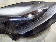 Laden Sie das Bild in den Galerie-Viewer, Frontscheinwerfer Tesla Model 3 1514953-00-D Full LED Links Headlight