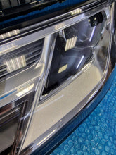 Load image into Gallery viewer, Frontscheinwerfer Audi A4 B9 8W0941005 Ein Stück (Rechts oder Links) Headlight