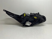 Laden Sie das Bild in den Galerie-Viewer, Frontscheinwerfer Kia Ceed 92102-A2060 LED Ein Stück (Rechts oder Links)