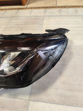 Laden Sie das Bild in den Galerie-Viewer, Frontscheinwerfer Peugeot 208 I 9833036380 Links Scheinwerfer Headlight SCH7406330364us