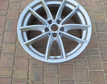 Laden Sie das Bild in den Galerie-Viewer, 1x Alufelge 18 Zoll 7.0" 5x112 22ET Glanz Silber 6880047 BMW X3 G01 G02 FEL7725055050ra