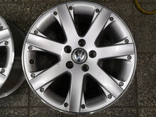 Laden Sie das Bild in den Galerie-Viewer, 1x Alufelge 17 Zoll 7.5&quot; 5x112 47ET Glanz Silber 3C0601025K VW Passat Rim Wheel