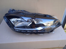 Laden Sie das Bild in den Galerie-Viewer, Frontscheinwerfer VW Sportsvan 517941006D Rechts Scheinwerfer Headlight