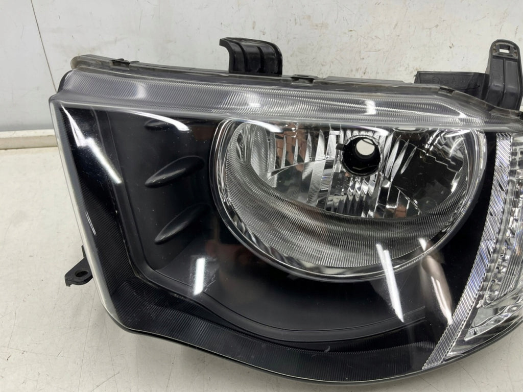 Frontscheinwerfer Mitsubishi L200 8301B461 Links Scheinwerfer Headlight SCH6306445015ws