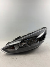 Laden Sie das Bild in den Galerie-Viewer, Frontscheinwerfer Ford Focus F1EB-13W030-A Links Scheinwerfer Headlight SCH5607042519hx