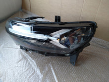 Laden Sie das Bild in den Galerie-Viewer, Frontscheinwerfer Dacia Duster 260603515R LED Links Scheinwerfer Headlight