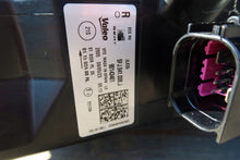 Load image into Gallery viewer, Frontscheinwerfer Seat Tarraco 5FJ941008J LED Rechts Scheinwerfer Headlight