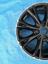 Laden Sie das Bild in den Galerie-Viewer, 1x Alufelge 17 Zoll 7.0&quot; 4x108 47,5ET Glanz C1BC-MA Ford Fiesta Rim Wheel