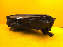 Laden Sie das Bild in den Galerie-Viewer, Frontscheinwerfer Skoda Octavia IV 5E4941015 LED Links Scheinwerfer Headlight SCH3061935445sj