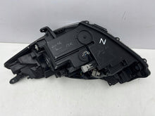 Laden Sie das Bild in den Galerie-Viewer, Frontscheinwerfer Toyota Yaris LED Rechts Scheinwerfer Headlight SCH9902689725he
