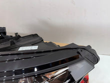 Laden Sie das Bild in den Galerie-Viewer, Frontscheinwerfer Skoda Enyaq 5LB941015H Full LED Links Scheinwerfer Headlight