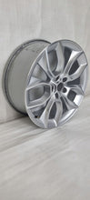 Laden Sie das Bild in den Galerie-Viewer, 1x Alufelge 19 Zoll 8.0" 5x112 45ET Glanz Silber 57A601025Q Skoda Karoq FEL4260052593vj