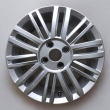 Laden Sie das Bild in den Galerie-Viewer, 1x Alufelge 15 Zoll 5.5&quot; 4x100 41ET Glanz Silber 1S0601025S VW Up Rim Wheel