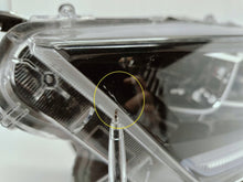 Laden Sie das Bild in den Galerie-Viewer, Frontscheinwerfer Toyota 4 Yaris L1776 Links Scheinwerfer Headlight SCH7919252733ei