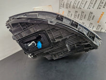 Laden Sie das Bild in den Galerie-Viewer, Frontscheinwerfer Mercedes-Benz A1779065804 Rechts Scheinwerfer Headlight SCH8210111091hp