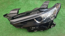 Laden Sie das Bild in den Galerie-Viewer, Frontscheinwerfer Mazda 3 BCJH-51040 LED Links Scheinwerfer Headlight SCH5446700159ck