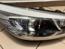 Laden Sie das Bild in den Galerie-Viewer, Frontscheinwerfer Kia Ceed 92102-A2010 Rechts Scheinwerfer Headlight SCH3962701774hm
