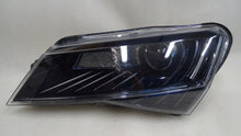 Laden Sie das Bild in den Galerie-Viewer, Frontscheinwerfer Skoda Superb III 3V1941017B Xenon Links Scheinwerfer Headlight