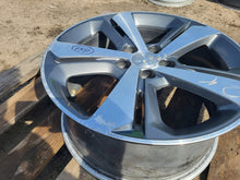 Laden Sie das Bild in den Galerie-Viewer, 1x Alufelge 17 Zoll 7.5&quot; 5x108 44ET 9677989777 Peugeot Rim Wheel