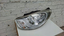 Load image into Gallery viewer, Frontscheinwerfer Hyundai I20 92101-4P500 Ein Stück (Rechts oder Links)
