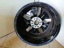 Laden Sie das Bild in den Galerie-Viewer, 1x Alufelge 17 Zoll 7.0" 5x112 48ET Glanz Schwarz A2054019000 Mercedes-Benz C205 FEL3819974014ua