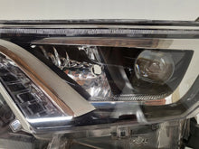 Laden Sie das Bild in den Galerie-Viewer, Frontscheinwerfer Toyota Rav 4 IV W3049 LED Links Scheinwerfer Headlight