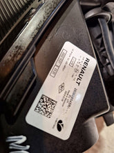 Laden Sie das Bild in den Galerie-Viewer, Frontscheinwerfer Dacia Sandero III 260608545R Links Scheinwerfer Headlight