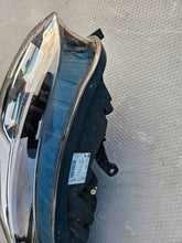 Laden Sie das Bild in den Galerie-Viewer, Frontscheinwerfer Renault Kadjar 260605720R 01177001 Vorderseite Headlight SCH9077387591px