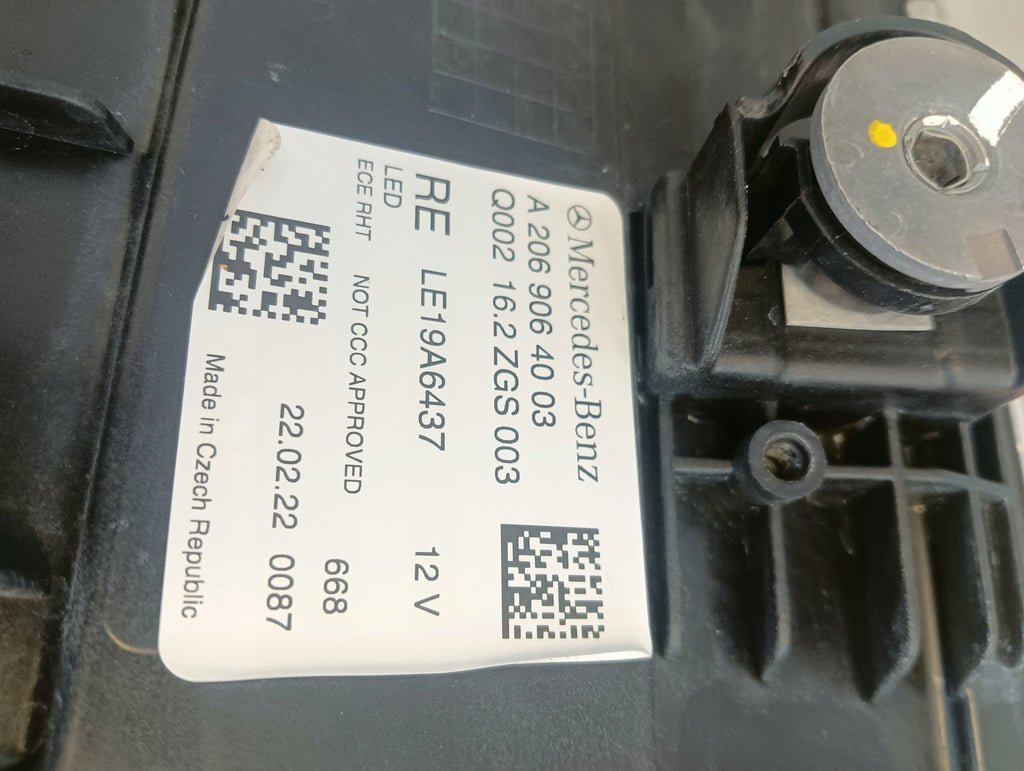 Frontscheinwerfer Mercedes-Benz A2069067103 A2069064003 LED Rechts oder Links SCH8554830932qn