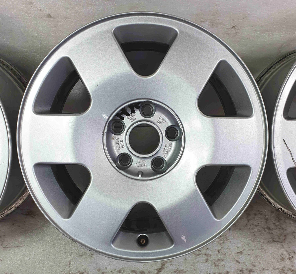 4x Alufelge 16 Zoll 7.0" 5x112 32ET Glanz Silber 8B3601025K Audi C5 A4 B6 B7