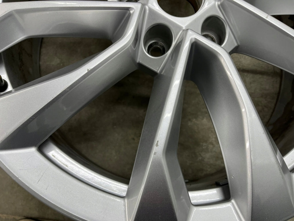 1x Alufelge 19 Zoll 7.0" 5x112 43ET Glanz 565601025 Mg Kodiaq Rim Wheel FEL1987360045gv