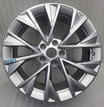 Load image into Gallery viewer, 1x Alufelge 18 Zoll 8.0" 5x112 44ET Glanz Silber 3P0601025E Skoda Superb FEL1493461195vb