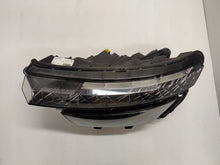 Laden Sie das Bild in den Galerie-Viewer, Frontscheinwerfer Skoda Kamiq 658941015 LED Ein Stück (Rechts oder Links) SCH6824692909xk