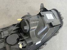 Laden Sie das Bild in den Galerie-Viewer, Frontscheinwerfer Renault Clio IV Hatchback 0104639990001033633362 Links SCH3806066133ze