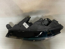 Laden Sie das Bild in den Galerie-Viewer, Frontscheinwerfer Skoda Scala 657941015 LED Links Scheinwerfer Headlight SCH6956169654ng