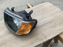 Laden Sie das Bild in den Galerie-Viewer, Frontscheinwerfer Mitsubishi L200 MN146195 Links Scheinwerfer Headlight