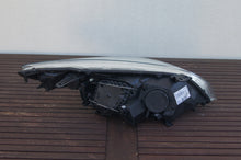 Laden Sie das Bild in den Galerie-Viewer, Frontscheinwerfer Renault Megane III 260607449R LED Links Scheinwerfer Headlight