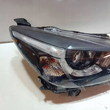 Laden Sie das Bild in den Galerie-Viewer, Frontscheinwerfer Mazda III D09K51030 Rechts Scheinwerfer Headlight