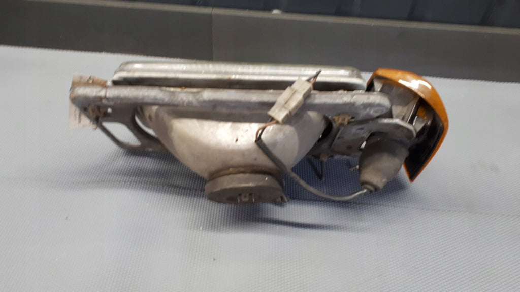 Frontscheinwerfer VW Jetta I 302-122932 Rechts Scheinwerfer Headlight SCH9545527319dp