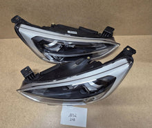 Laden Sie das Bild in den Galerie-Viewer, Frontscheinwerfer Ford Focus JX7B13E014AD FALSE Scheinwerfer Headlight SCH7805994755vb
