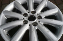 Laden Sie das Bild in den Galerie-Viewer, 1x Alufelge 17 Zoll 7.0&quot; 5x112 54ET Glanz Silber Mini F57 F56 F55 Rim Wheel